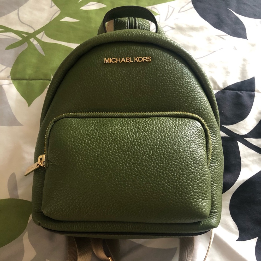New! Michael Kors mini 🎒